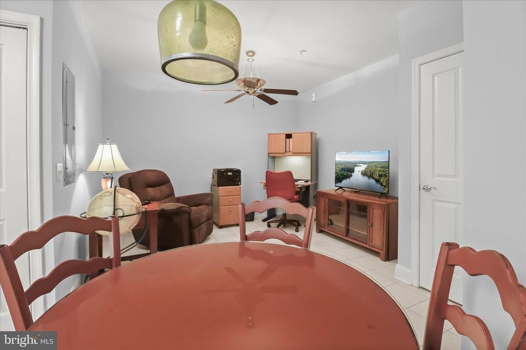 Image 19 of property listing at 2520 WATERSIDE DR #112, Frederick, MD 21701