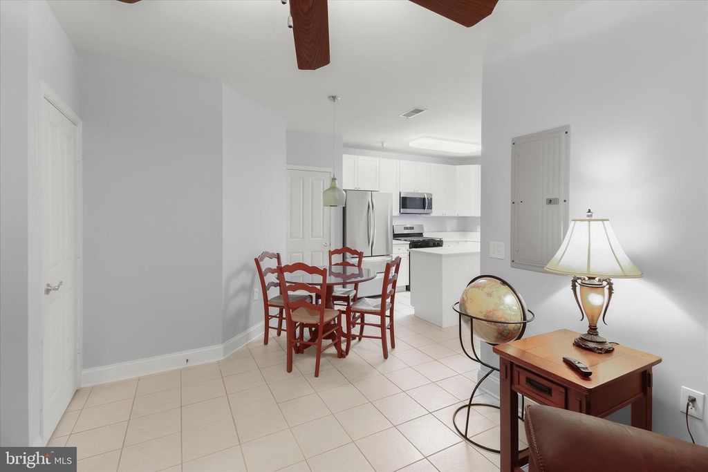 Image 21 of property listing at 2520 WATERSIDE DR #112, Frederick, MD 21701