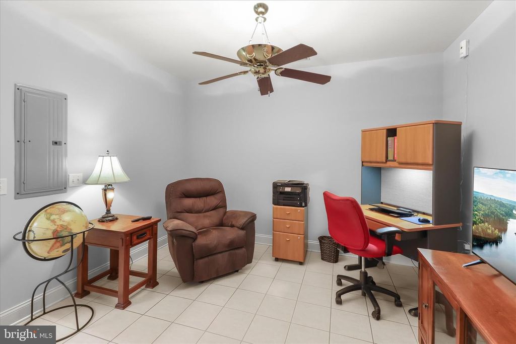 Image 22 of property listing at 2520 WATERSIDE DR #112, Frederick, MD 21701