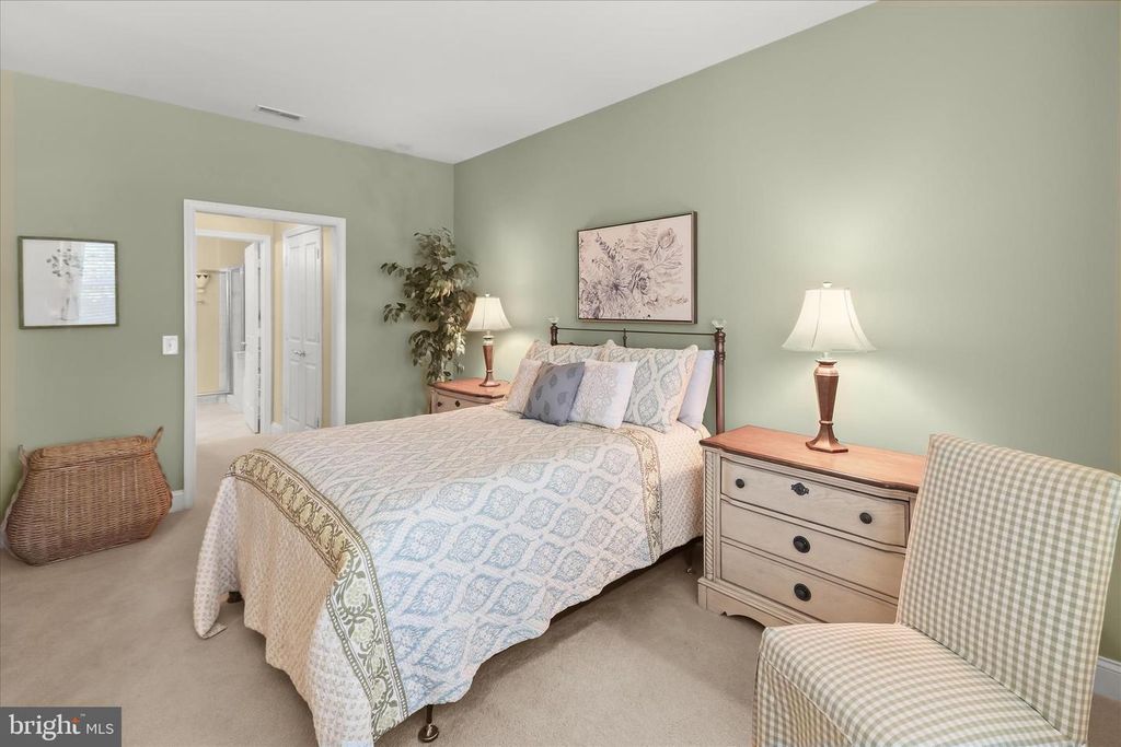 Image 23 of property listing at 2520 WATERSIDE DR #112, Frederick, MD 21701