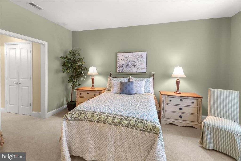 Image 24 of property listing at 2520 WATERSIDE DR #112, Frederick, MD 21701
