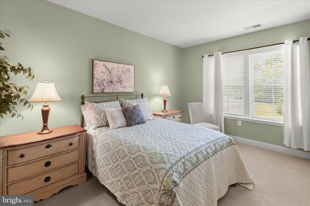 Image 25 of property listing at 2520 WATERSIDE DR #112, Frederick, MD 21701