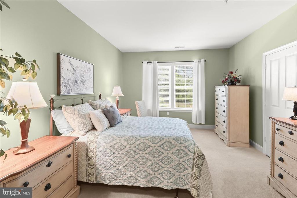 Image 27 of property listing at 2520 WATERSIDE DR #112, Frederick, MD 21701