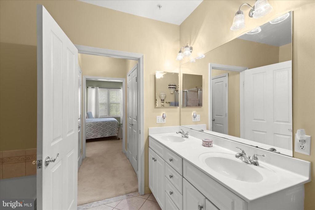 Image 28 of property listing at 2520 WATERSIDE DR #112, Frederick, MD 21701