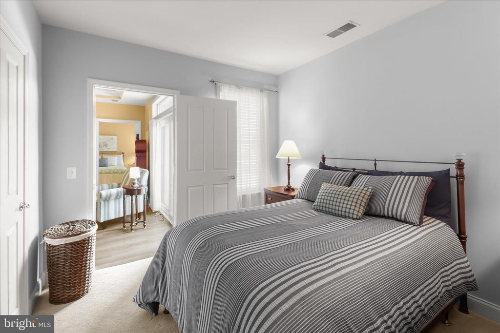 Image 34 of property listing at 2520 WATERSIDE DR #112, Frederick, MD 21701