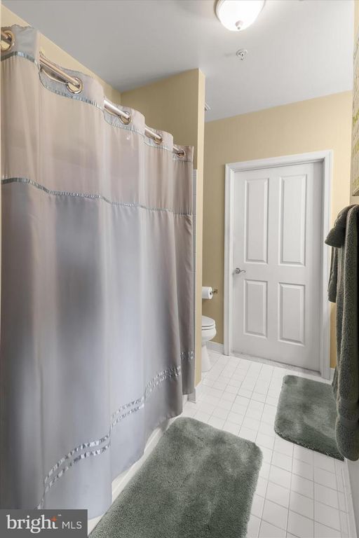 Image 36 of property listing at 2520 WATERSIDE DR #112, Frederick, MD 21701