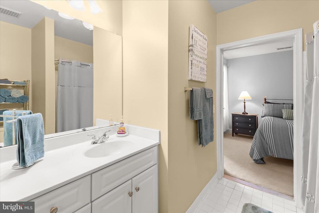 Image 37 of property listing at 2520 WATERSIDE DR #112, Frederick, MD 21701