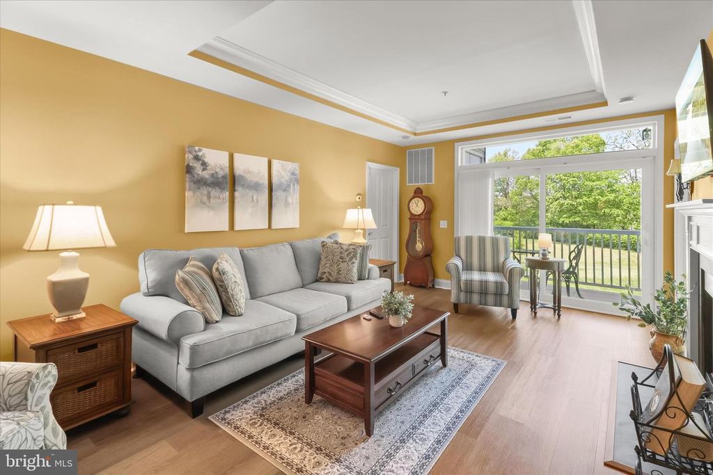Image 4 of property listing at 2520 WATERSIDE DR #112, Frederick, MD 21701