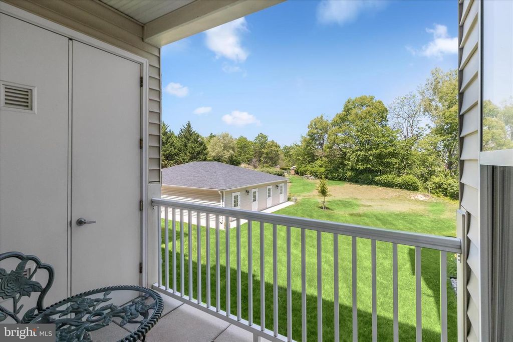 Image 40 of property listing at 2520 WATERSIDE DR #112, Frederick, MD 21701