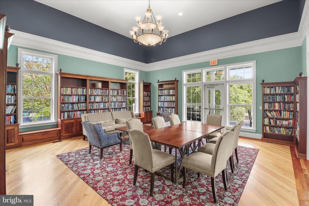 Image 66 of property listing at 2520 WATERSIDE DR #112, Frederick, MD 21701