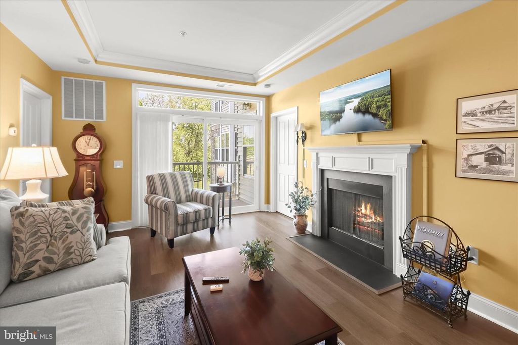 Image 7 of property listing at 2520 WATERSIDE DR #112, Frederick, MD 21701