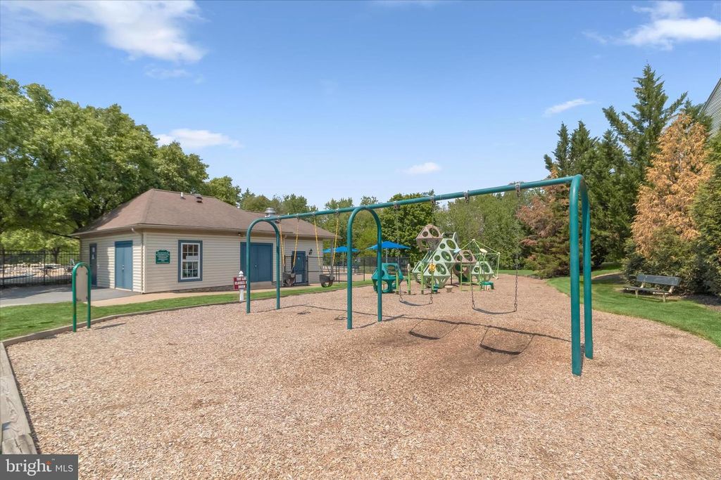 Image 80 of property listing at 2520 WATERSIDE DR #112, Frederick, MD 21701