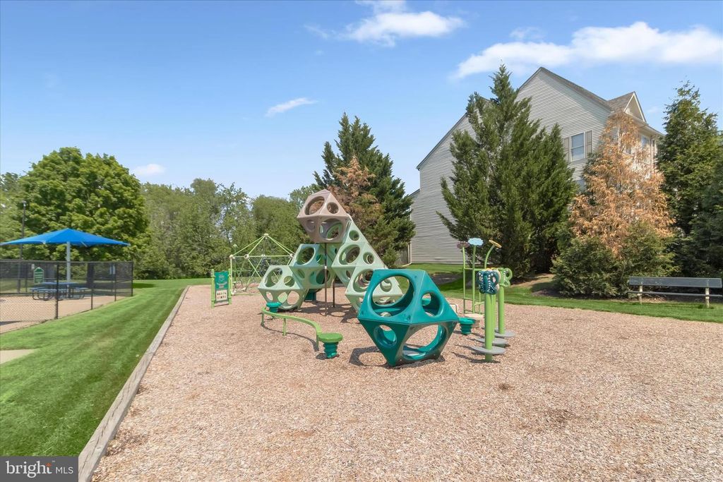 Image 81 of property listing at 2520 WATERSIDE DR #112, Frederick, MD 21701