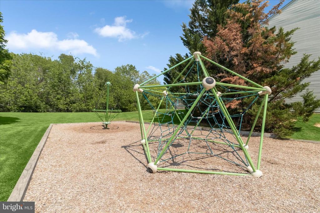 Image 85 of property listing at 2520 WATERSIDE DR #112, Frederick, MD 21701