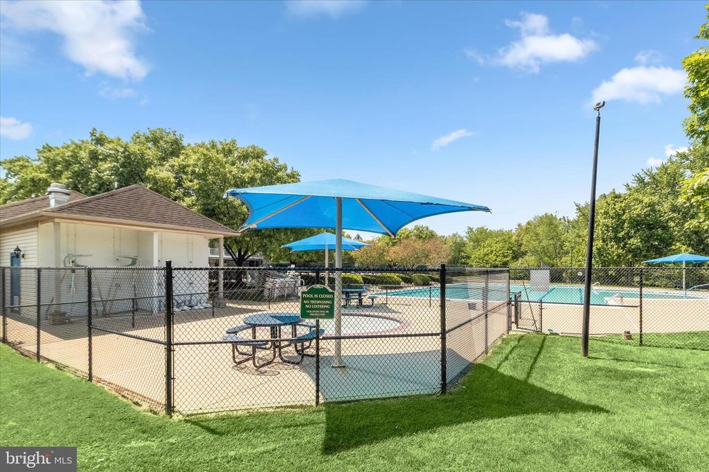 Image 86 of property listing at 2520 WATERSIDE DR #112, Frederick, MD 21701