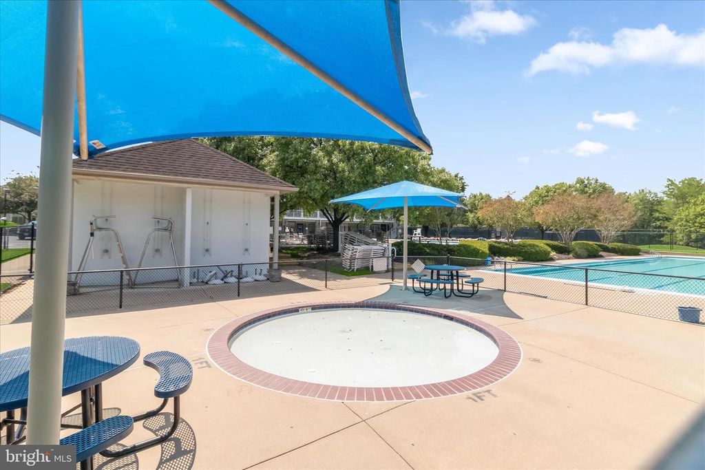 Image 88 of property listing at 2520 WATERSIDE DR #112, Frederick, MD 21701