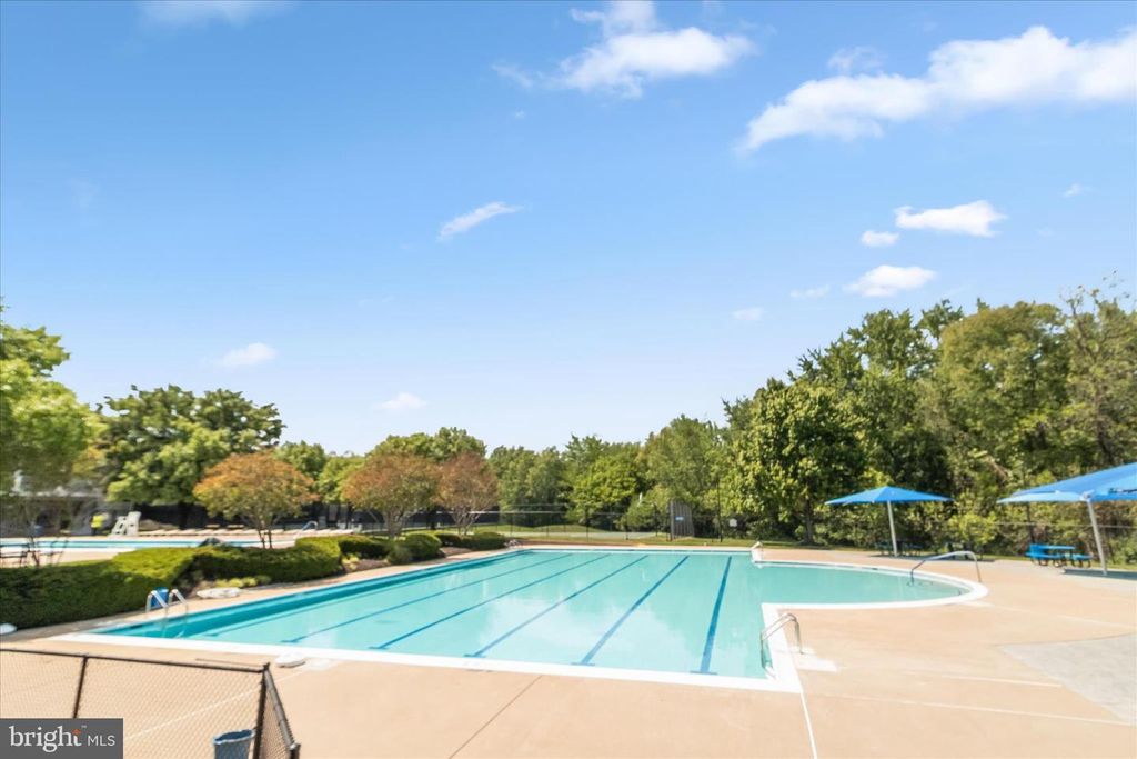 Image 89 of property listing at 2520 WATERSIDE DR #112, Frederick, MD 21701