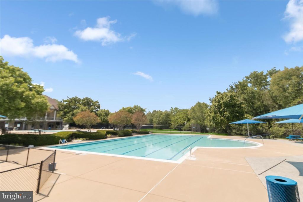 Image 90 of property listing at 2520 WATERSIDE DR #112, Frederick, MD 21701