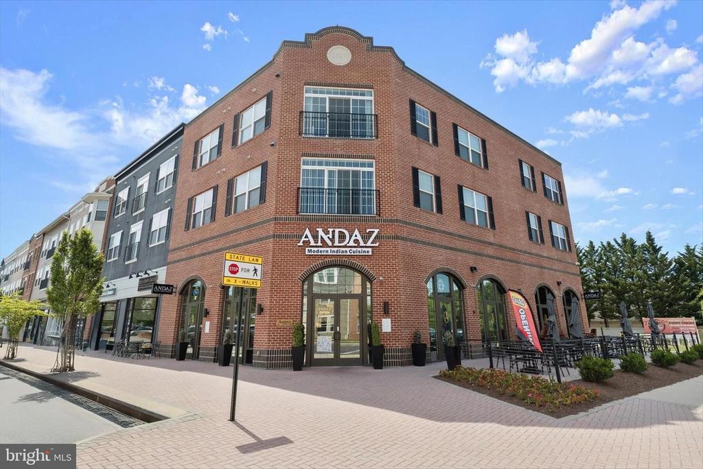 Image 91 of property listing at 2520 WATERSIDE DR #112, Frederick, MD 21701