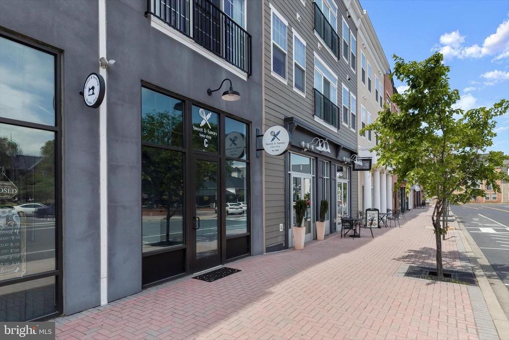 Image 92 of property listing at 2520 WATERSIDE DR #112, Frederick, MD 21701