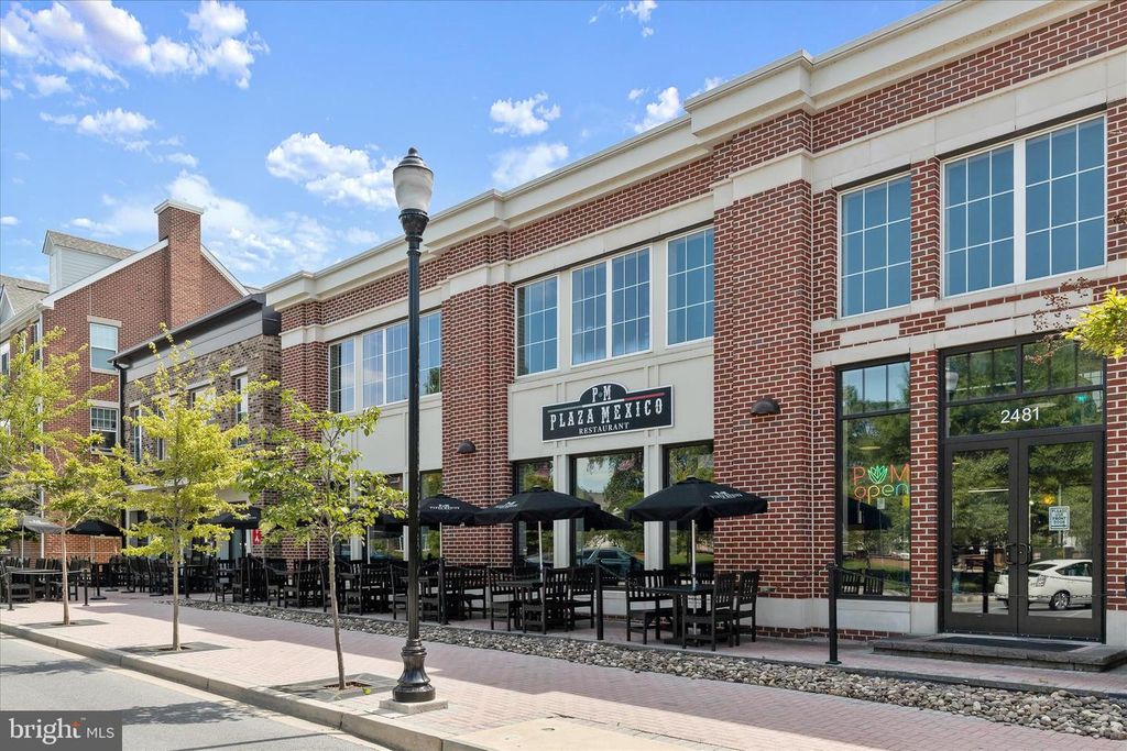 Image 93 of property listing at 2520 WATERSIDE DR #112, Frederick, MD 21701