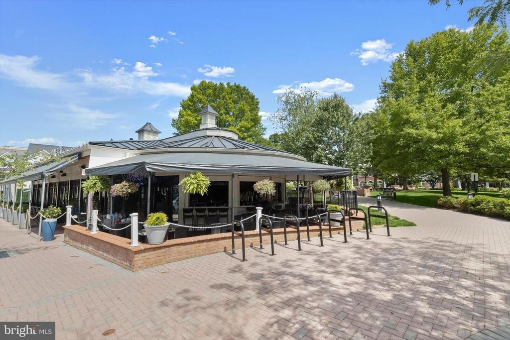 Image 96 of property listing at 2520 WATERSIDE DR #112, Frederick, MD 21701