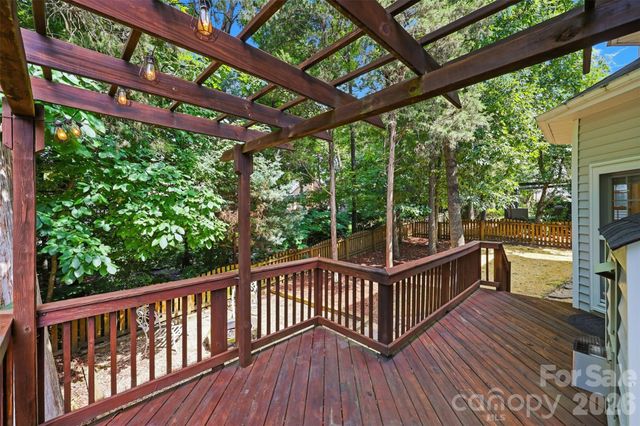 6832 Charter Hills Road, Charlotte, NC 28277