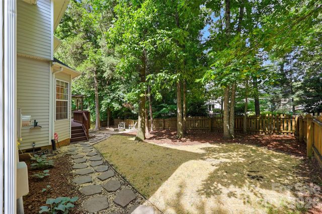 6832 Charter Hills Road, Charlotte, NC 28277