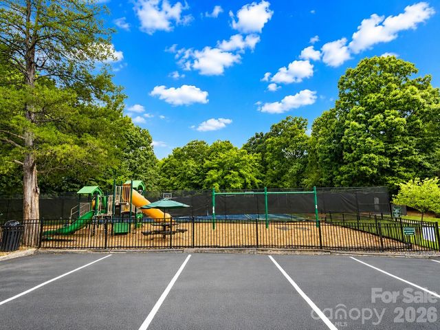 6832 Charter Hills Road, Charlotte, NC 28277