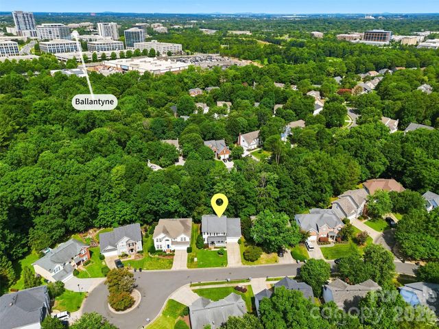 6832 Charter Hills Road, Charlotte, NC 28277
