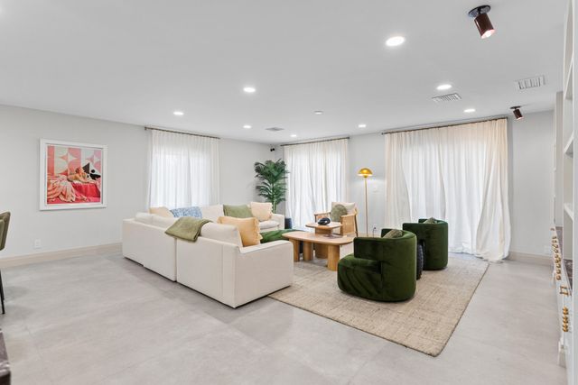 1050 SW 1ST Street, Boca Raton, FL 33486