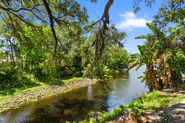 1050 SW 1ST Street, Boca Raton, FL 33486