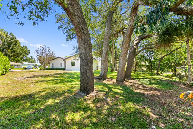 1050 SW 1ST Street, Boca Raton, FL 33486