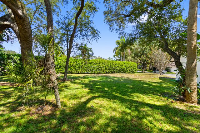 1050 SW 1ST Street, Boca Raton, FL 33486