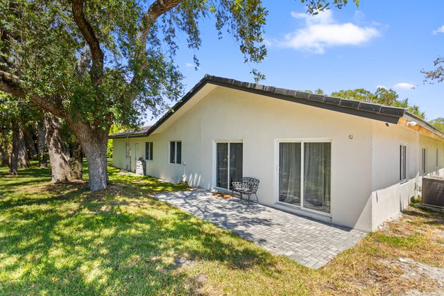 1050 SW 1ST Street, Boca Raton, FL 33486