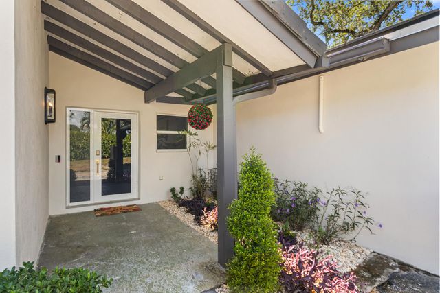 1050 SW 1ST Street, Boca Raton, FL 33486