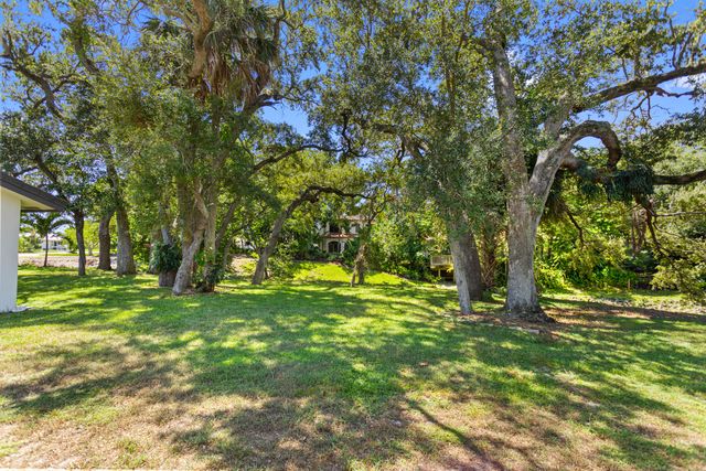 1050 SW 1ST Street, Boca Raton, FL 33486