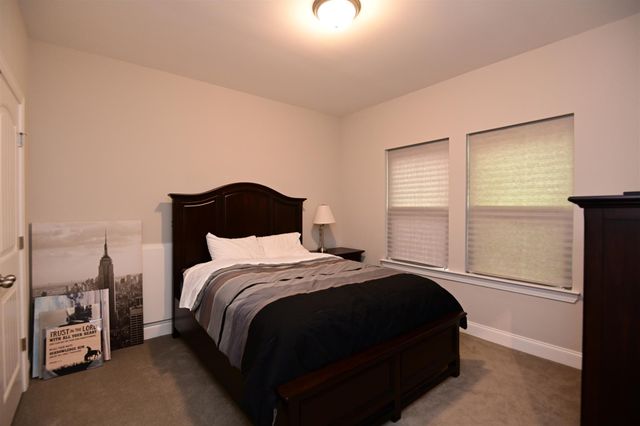 1028 Fenner Ln, Gallatin, TN 37066