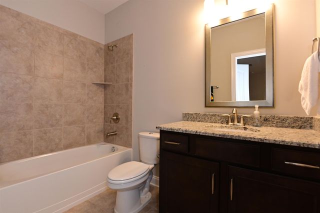 1028 Fenner Ln, Gallatin, TN 37066