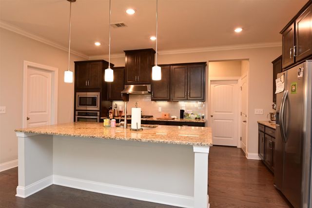 1028 Fenner Ln, Gallatin, TN 37066