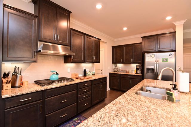 1028 Fenner Ln, Gallatin, TN 37066