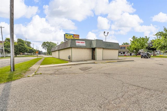 1425 Wildwood Avenue, Jackson, MI 49202