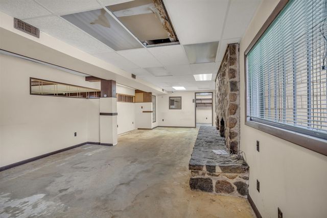 1425 Wildwood Avenue, Jackson, MI 49202