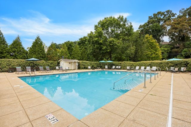 1220 Bridgewater Lane, Chattanooga, TN 37405