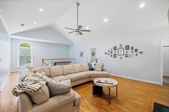 1220 Bridgewater Lane, Chattanooga, TN 37405