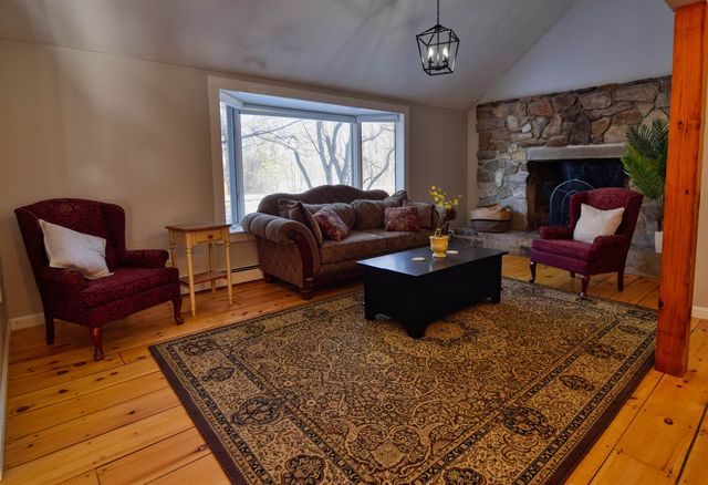 27 NH Route 25, Plymouth, NH 03264