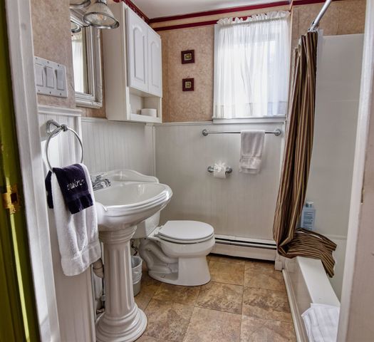 27 NH Route 25, Plymouth, NH 03264