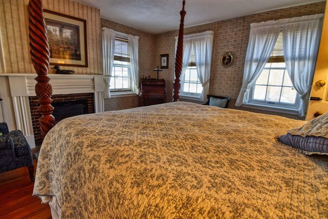 27 NH Route 25, Plymouth, NH 03264