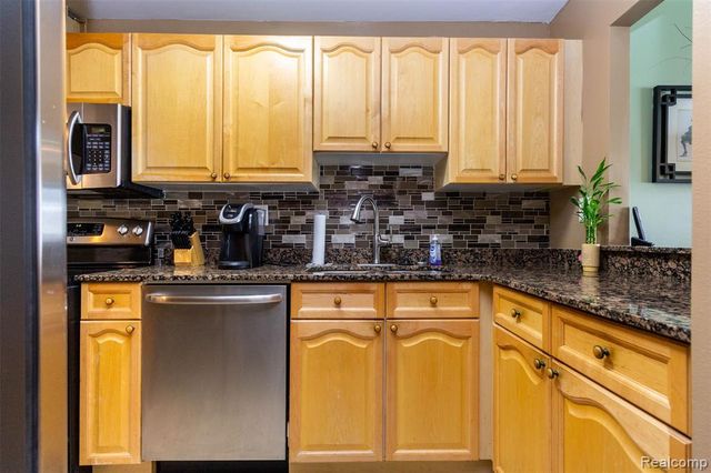 300 W Jefferson Avenue 26, Detroit, MI 48226
