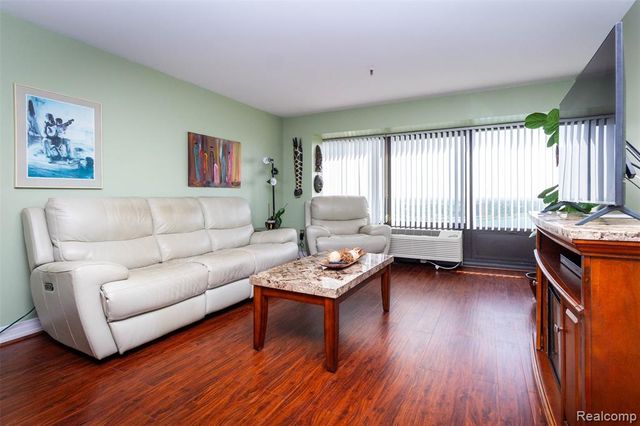 300 W Jefferson Avenue 26, Detroit, MI 48226